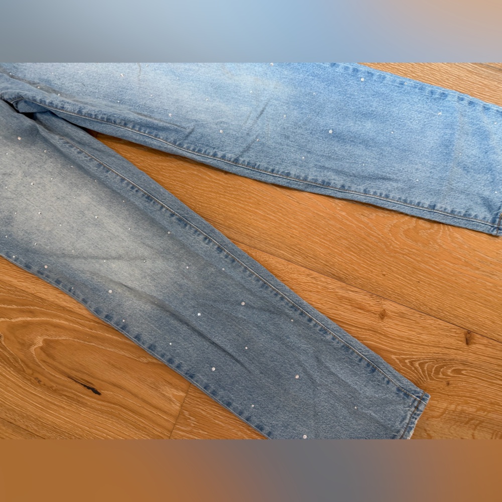 Universal Thread • Rhinestone High Rise Straight Jeans - Picture 4 of 9